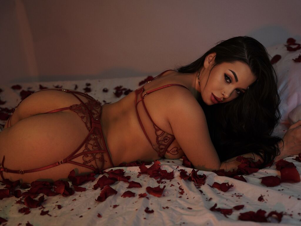 Live with BeatriceHill on PrivCamWeb