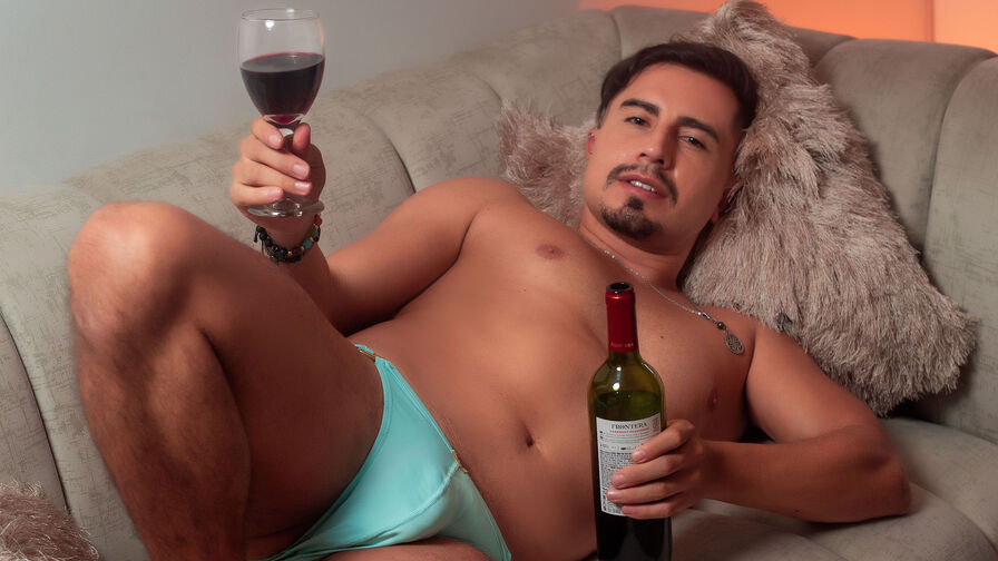 Watch PeterGrannt’s Cam Show Live