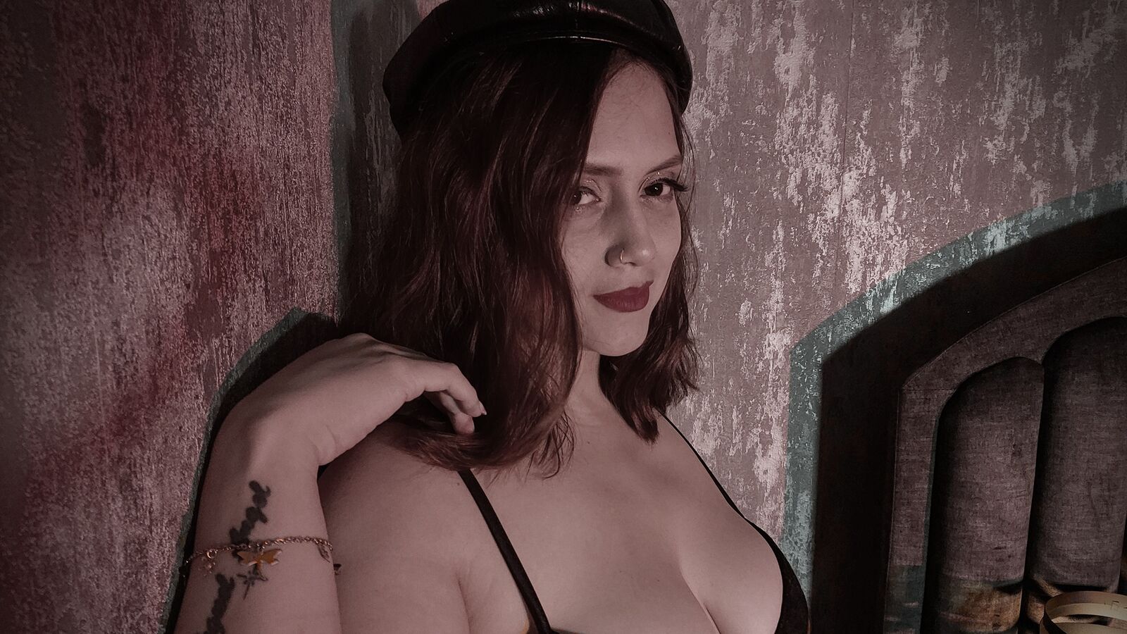RoxanneFerrer erotic portrait