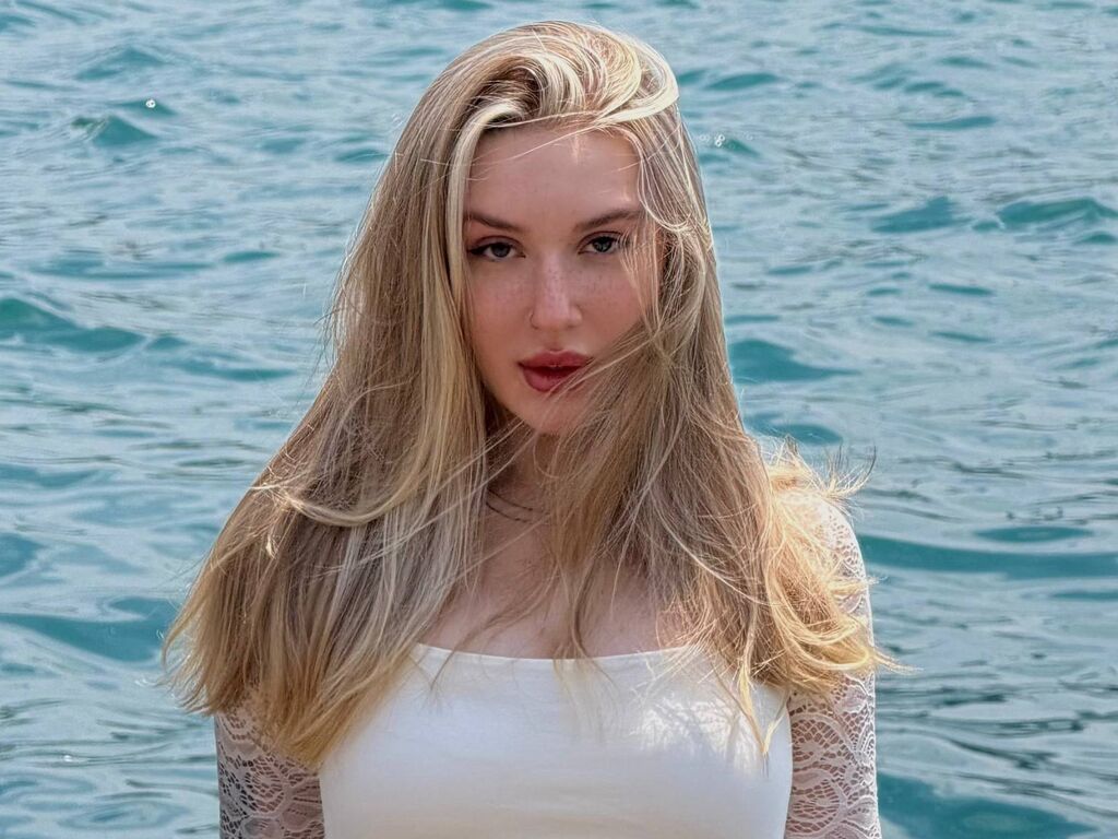 SuzieGlimp online cam girl profile photo