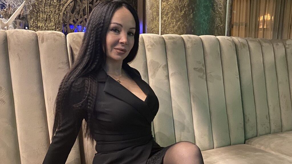MonikaLunar live cam model at LiveJasmin