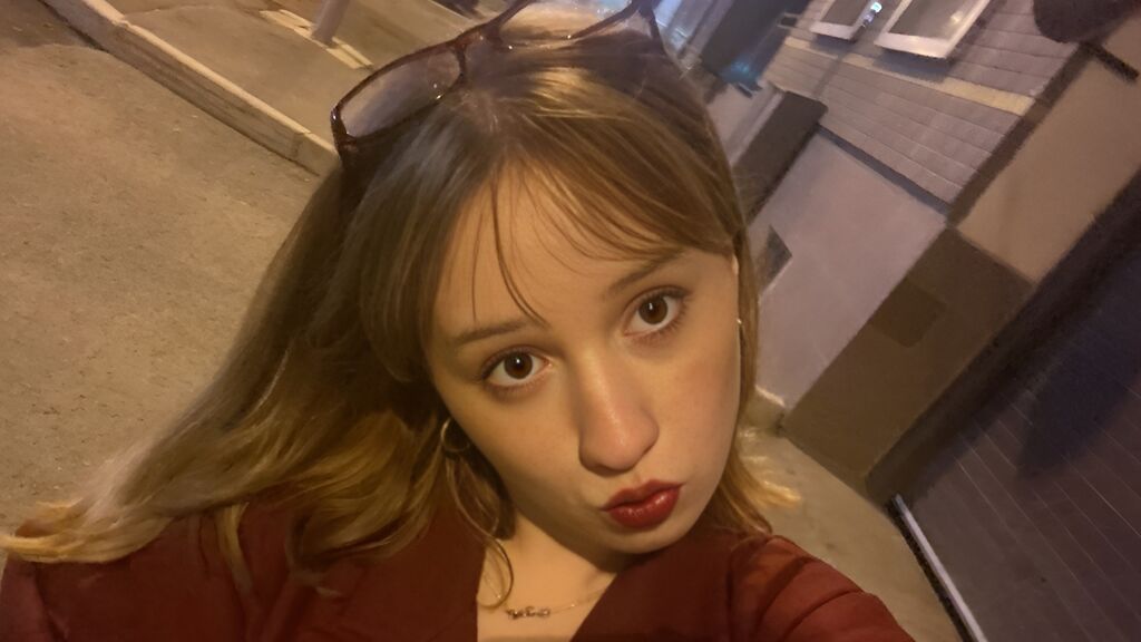 MayaFoxe cover