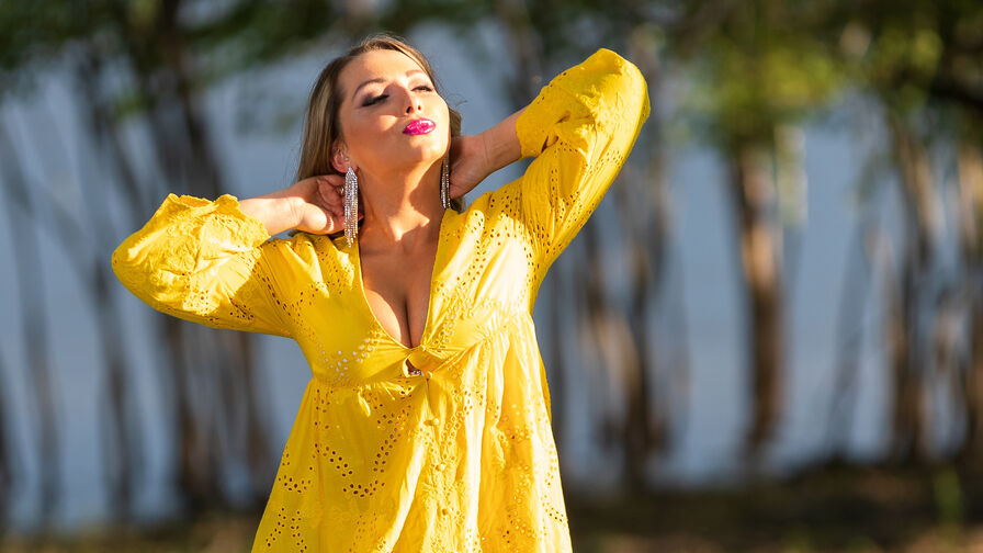 MagicLulu's Live Nude Chat