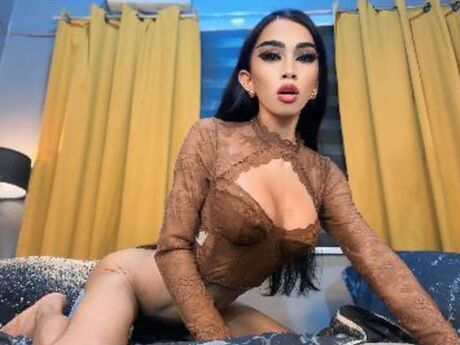 Chat with XyraOxford