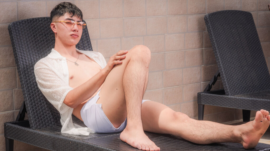 AlexanderCollman live cam model at LiveJasmin
