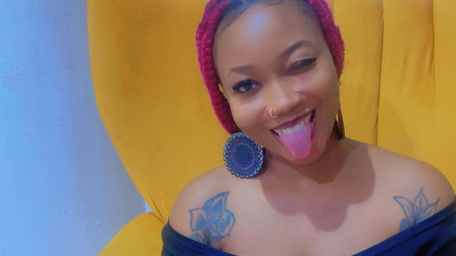Chat with CaliaUduak live on AsianCamModels.com