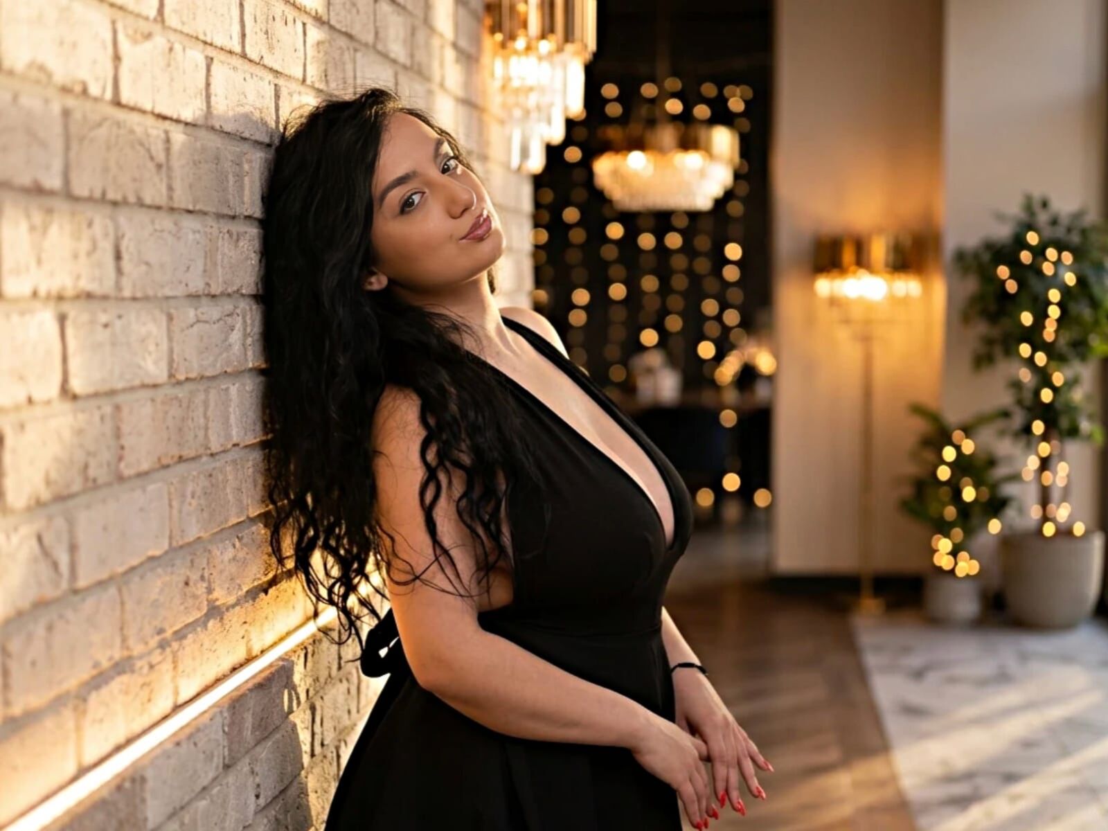 Live cam for ElviraEda