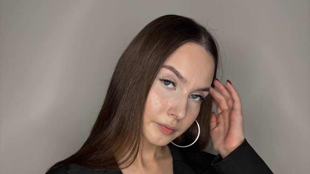 Watch hot flirt model SiuBirthwright from LiveJasmin at GirlsOfJasmin