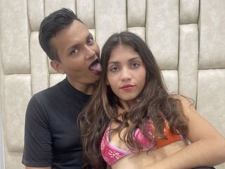 RebecaAndVictor's live cam