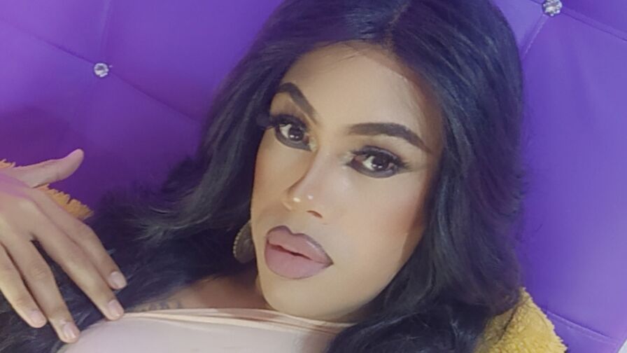 Chat with SofiaCrysty live on AsianCamModels.com