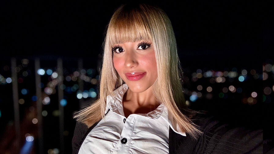 Watch AuroraMonrroe live on E-Chat