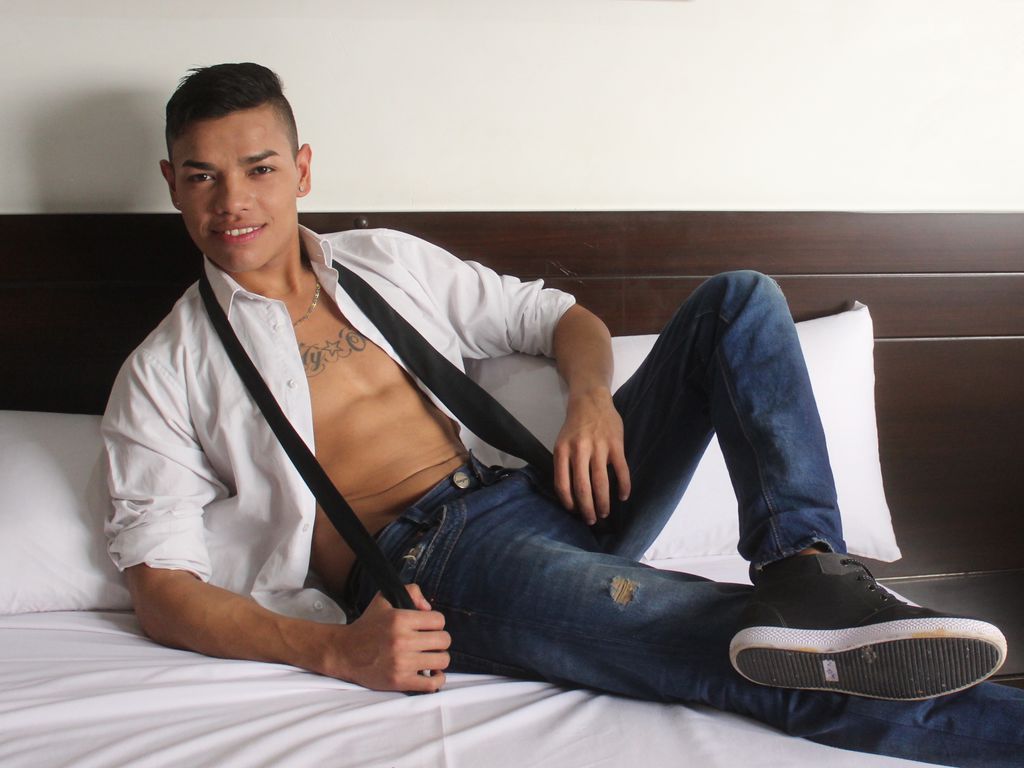TylerLover's live cam