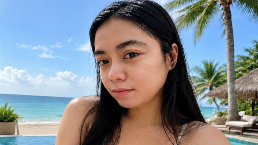 Watch ElodieAtos live on E-Chat