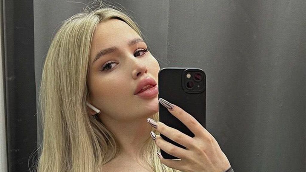 LizFairy's profile from Jasmin at GirlsOfJasmin'