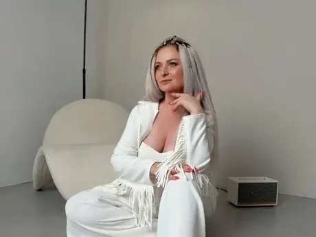 Chat with EllieMarks