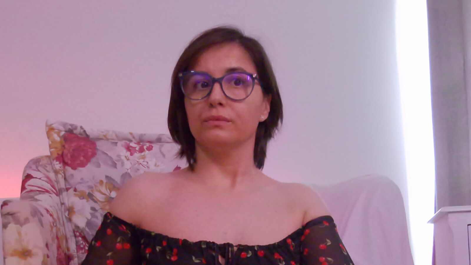 SophieLou erotic portrait