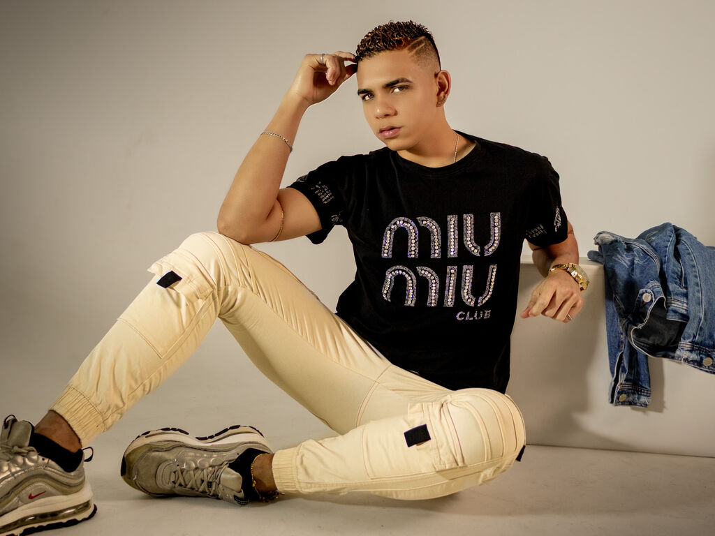 DilamsBennet Nackt