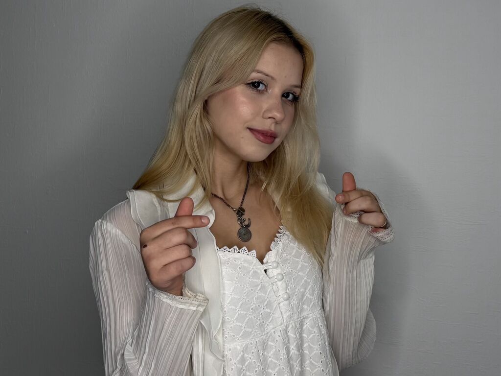 JuanitaHoffler private cam girl preview