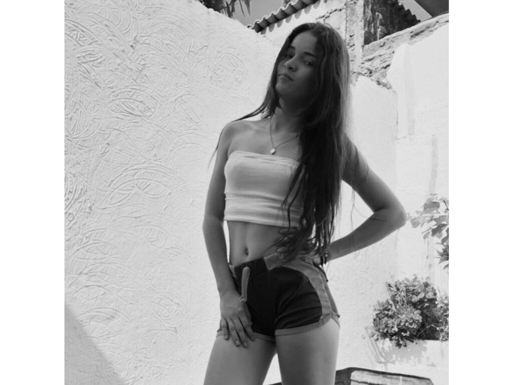 SophyaReyes Nackt