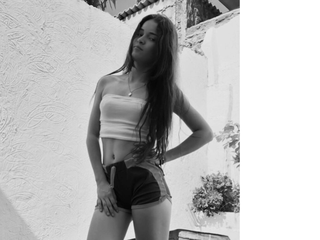SophyaReyes Nackt