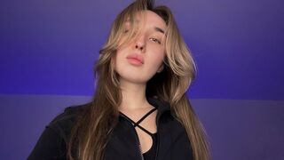 Free Nude LinaYani
