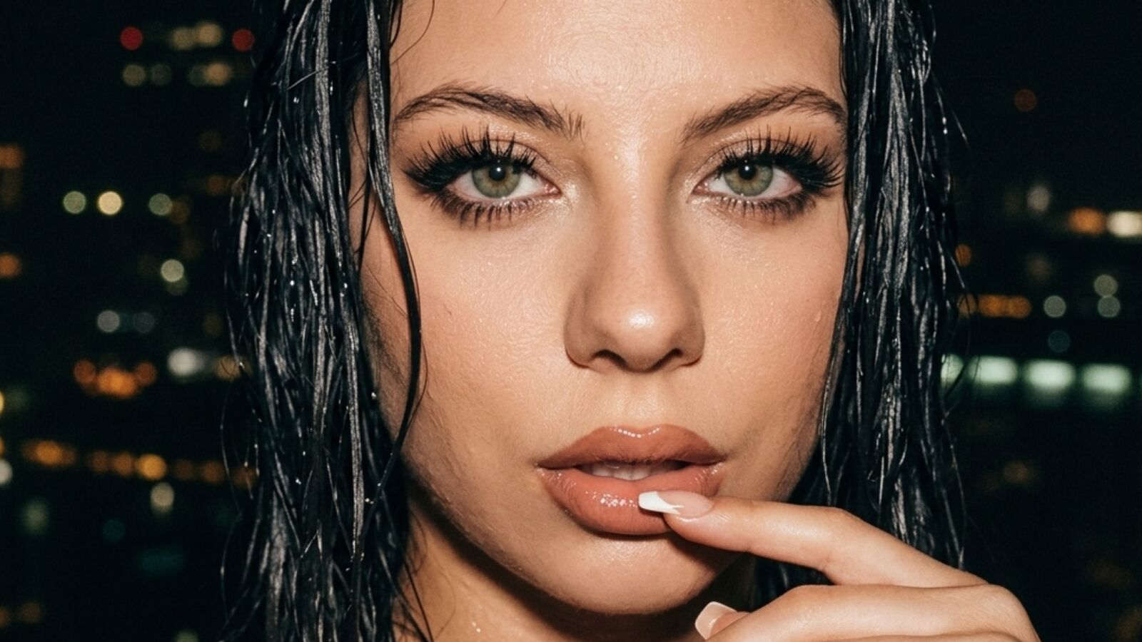 DominiqueVoss erotic portrait