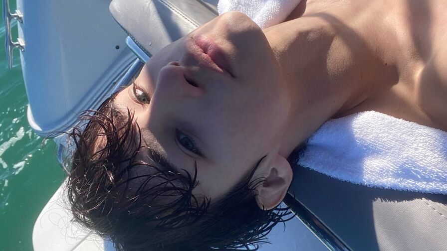Chat with DamianHart live on AsianCamModels.com