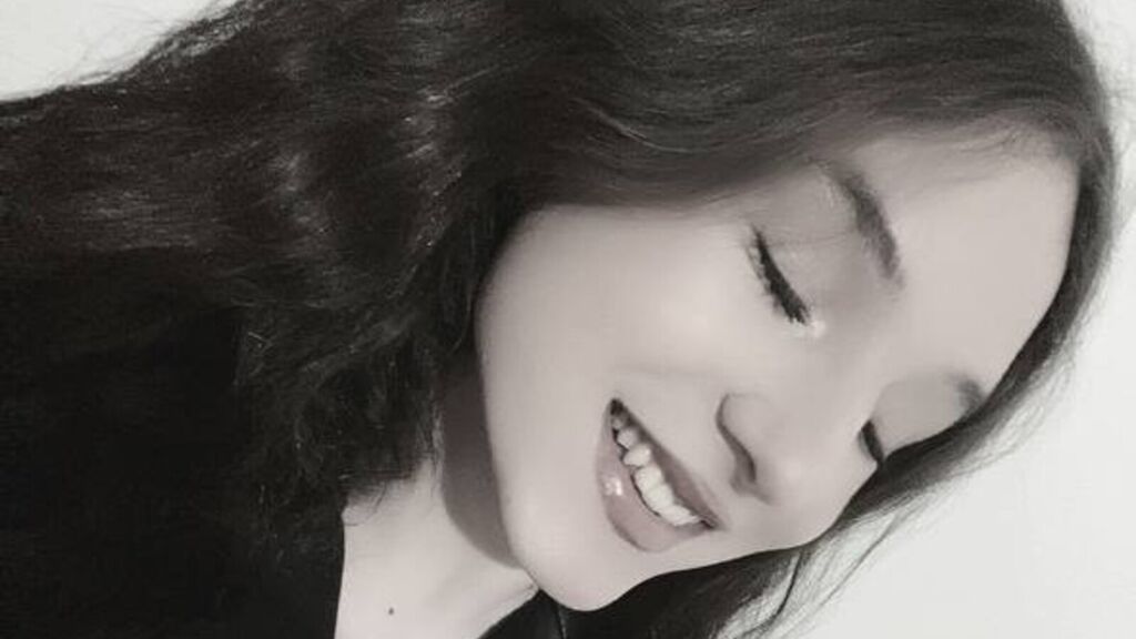 PeachyPixiee cover
