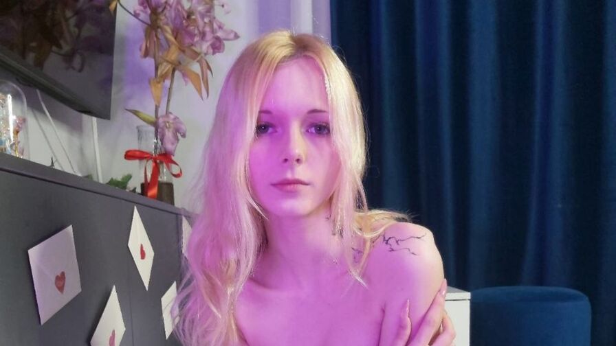 Join HillyHoff’s Live Webcam Show