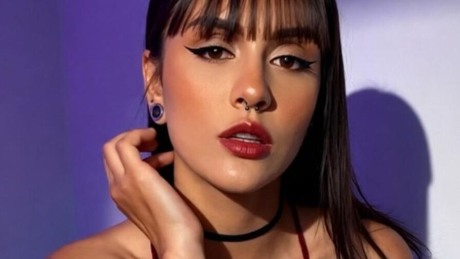 Chat with SabbValentine live on AsianCamModels.com