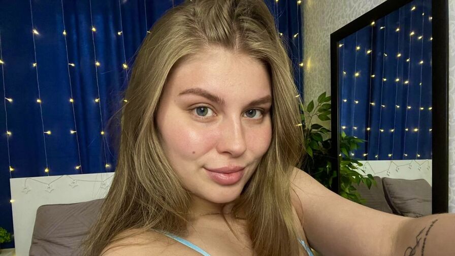 Join MilaOlivers’s Live Webcam Show