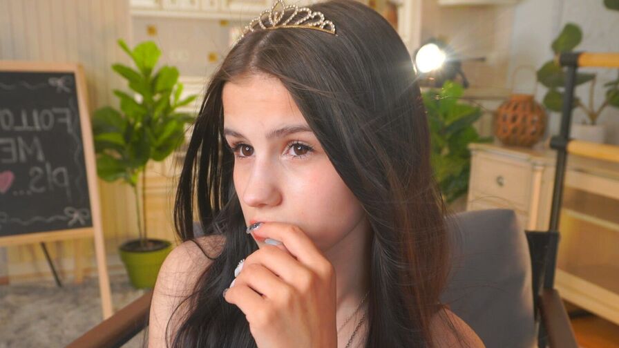 Enjoy Live Webcam with AnnetPintonin