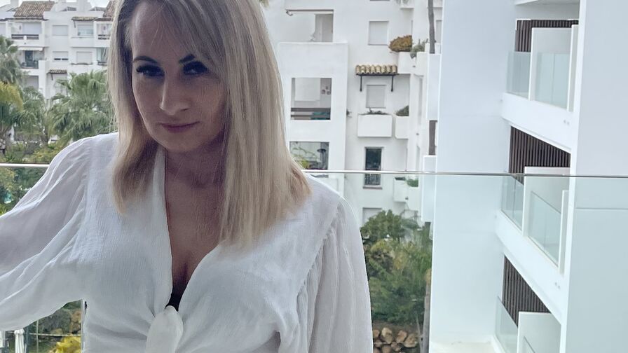 AdellynRose webcam show