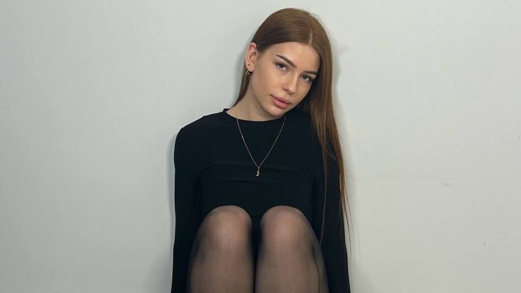 TinaPluym live cam model at LiveJasmin