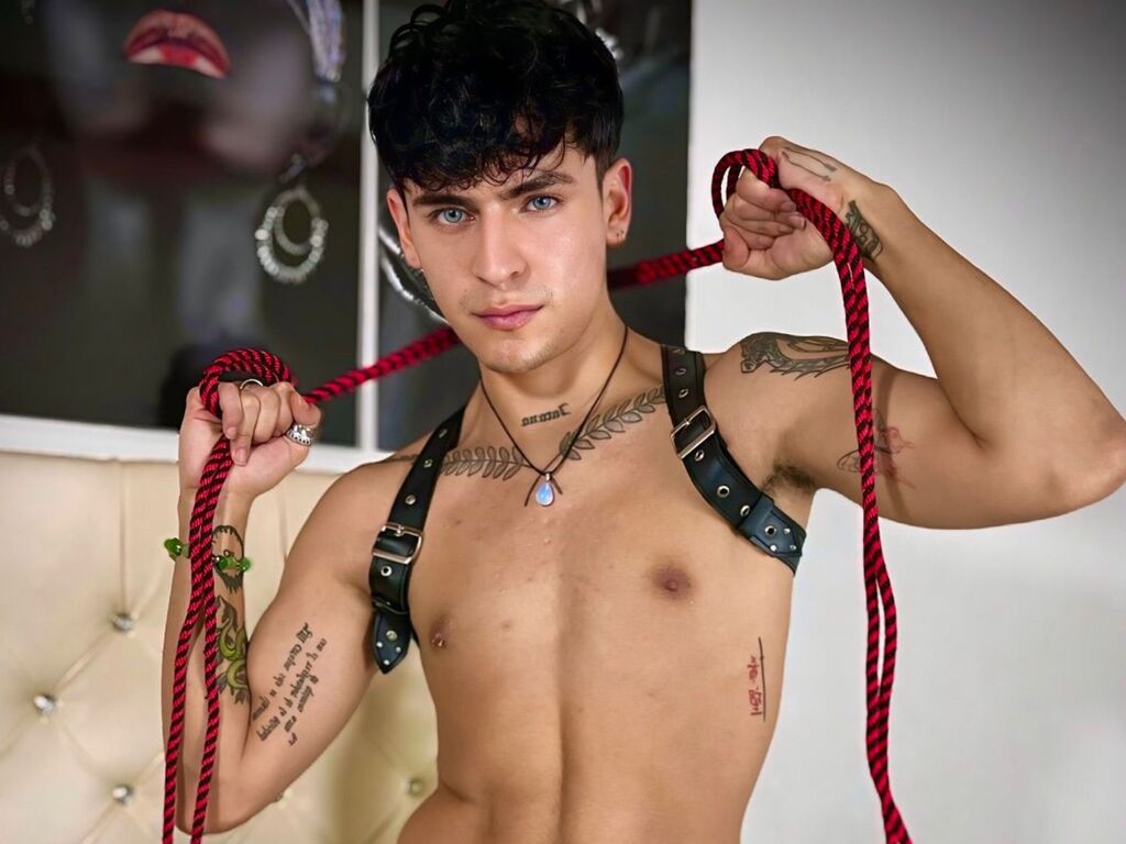 CamyloGuzman Nude