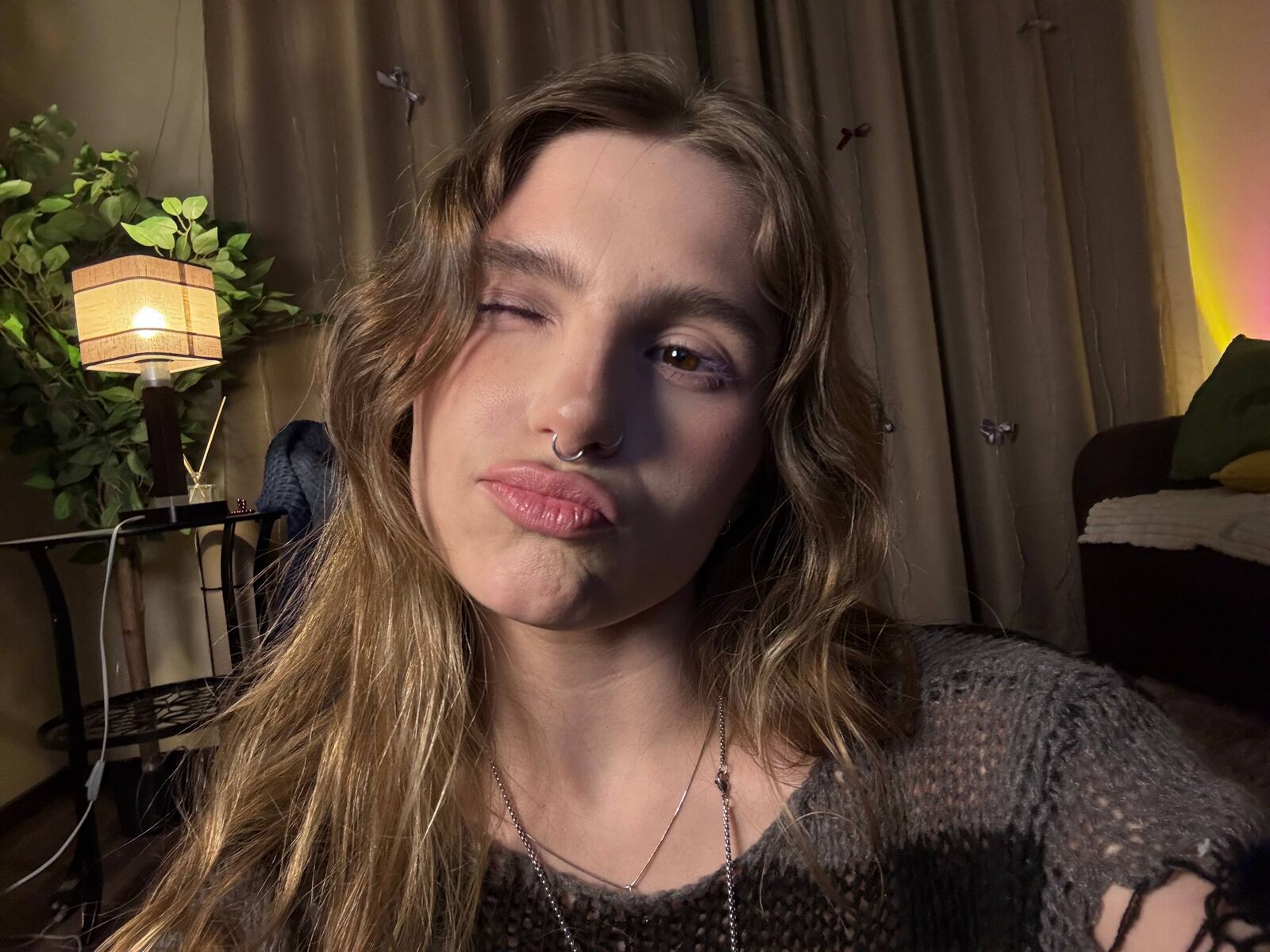 Live cam for AnyaCarbaugh