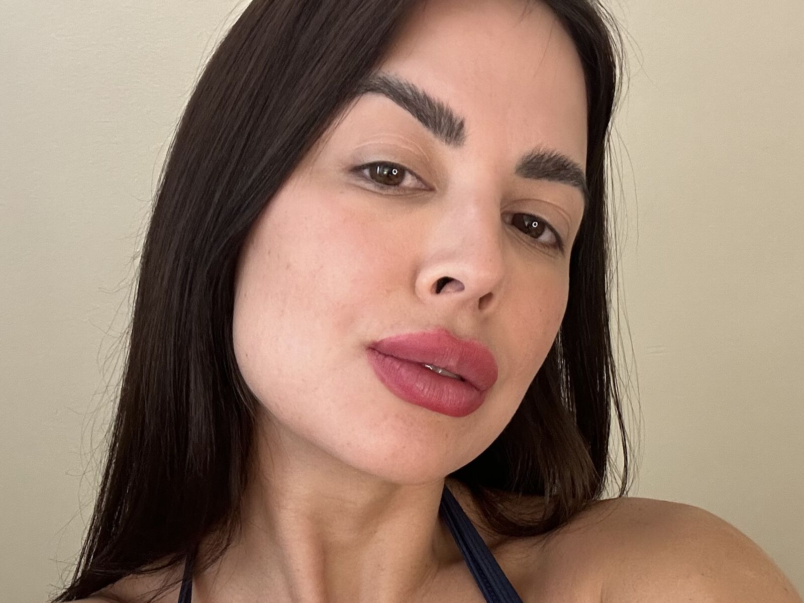 Live cam for SerenaWestwood
