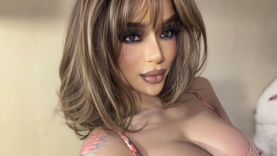 Join SamanthaPerth’s Live Webcam Show