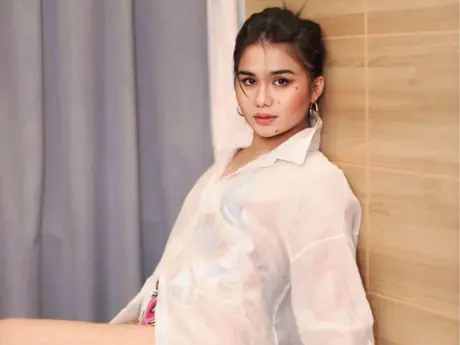 Chat with AngelCavendish