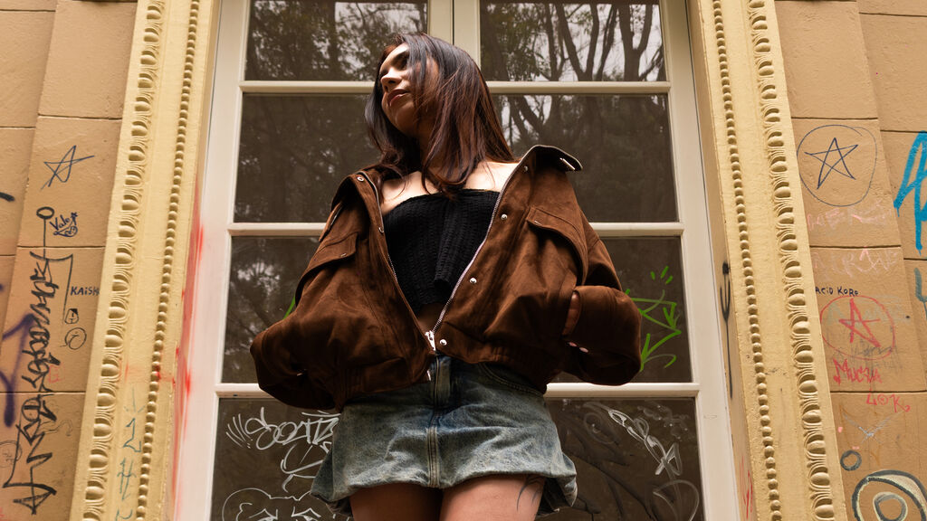 Watch  AmyAlice live on LiveJasmin