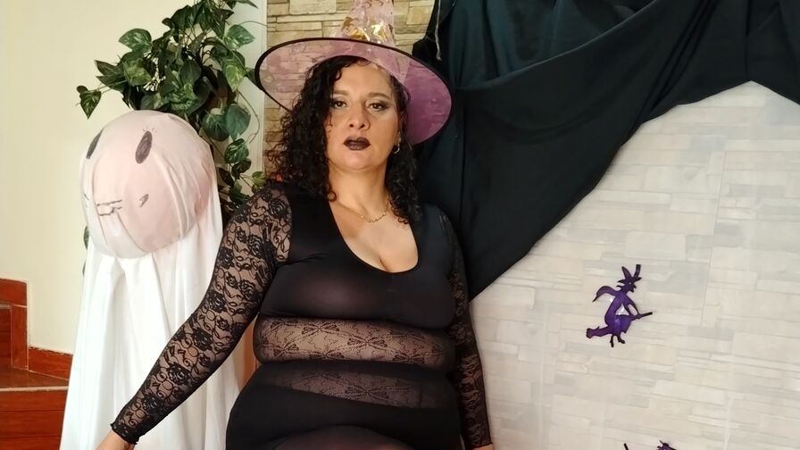 Join AlejaRomanova’s Live Webcam Show