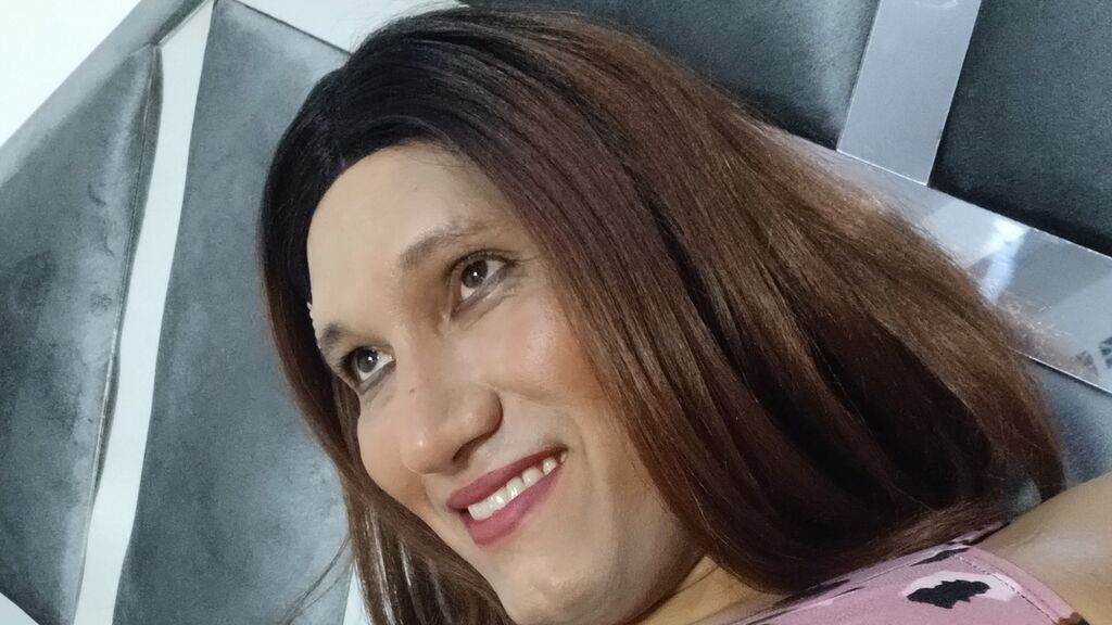 ThamyCortez live cam model at LiveJasmin