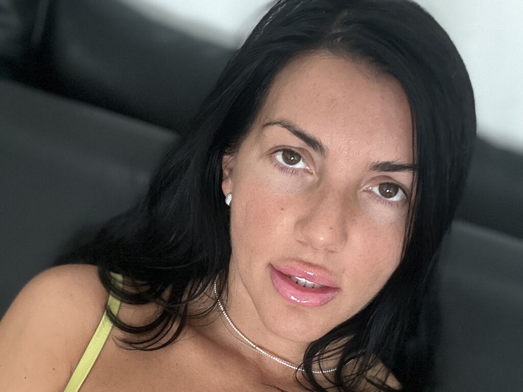 ErikaErika's live cam