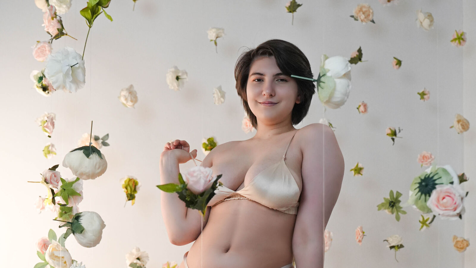 LilyMarlin glamour portrait
