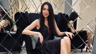 Free Nude IsabellaMile