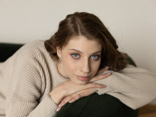 online live sex chat CarolineDreams