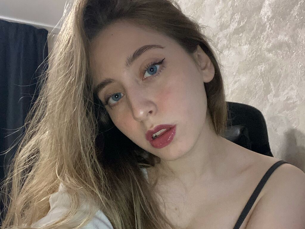 SophieStafford webcams nude blowjob