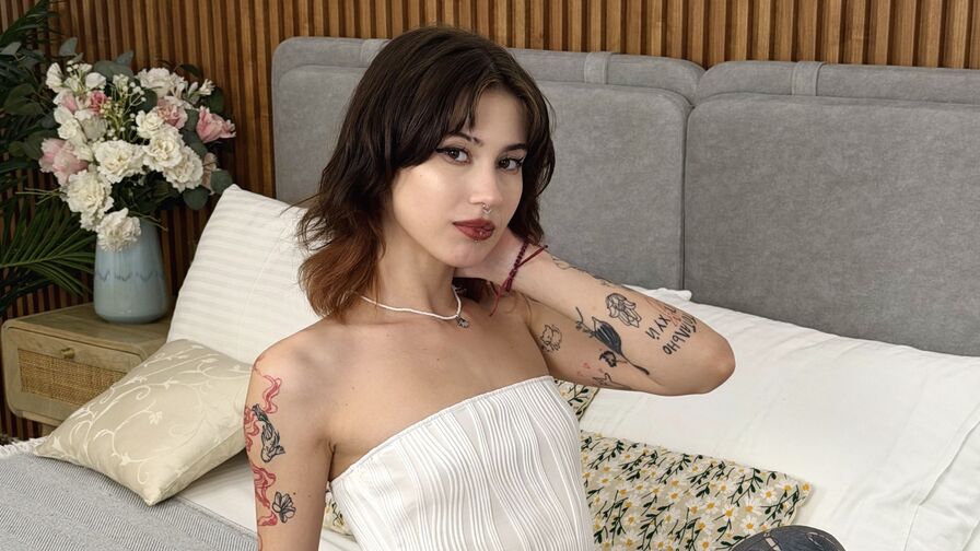 Watch StellaMoor live on Viva LiveCam🔔
