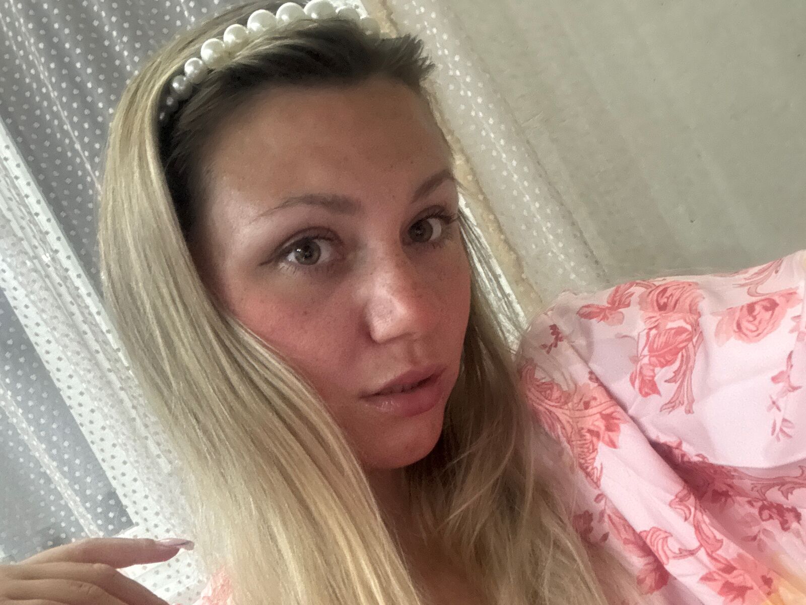 Live cam for MonicaCandiy