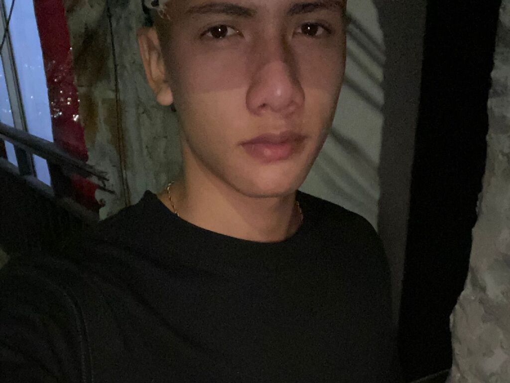SanchezCamilo private cam profile image